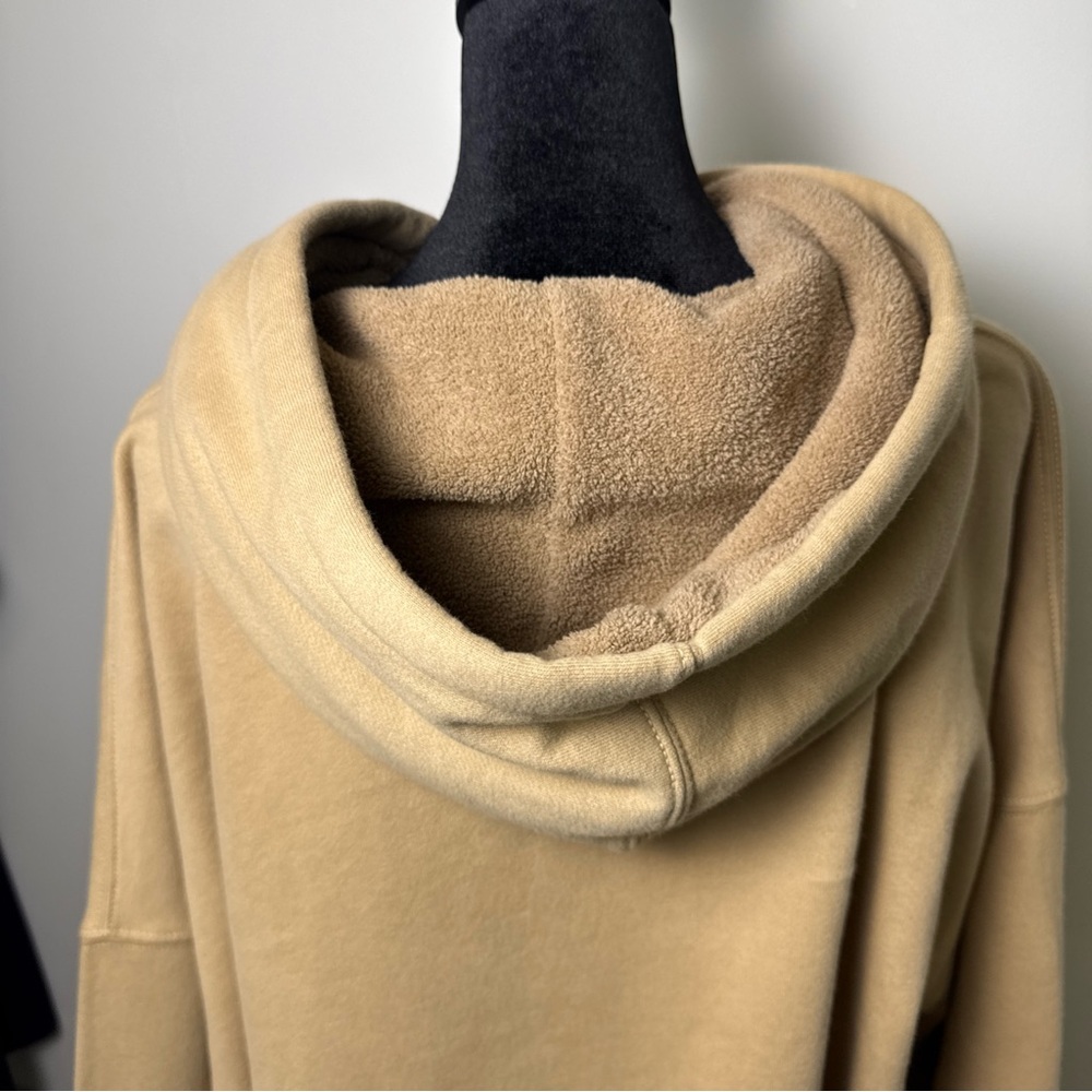 American Eagle Beige Graphic Huggable Hoodie Sweater Oversized Size Small - Picture 10 of 13